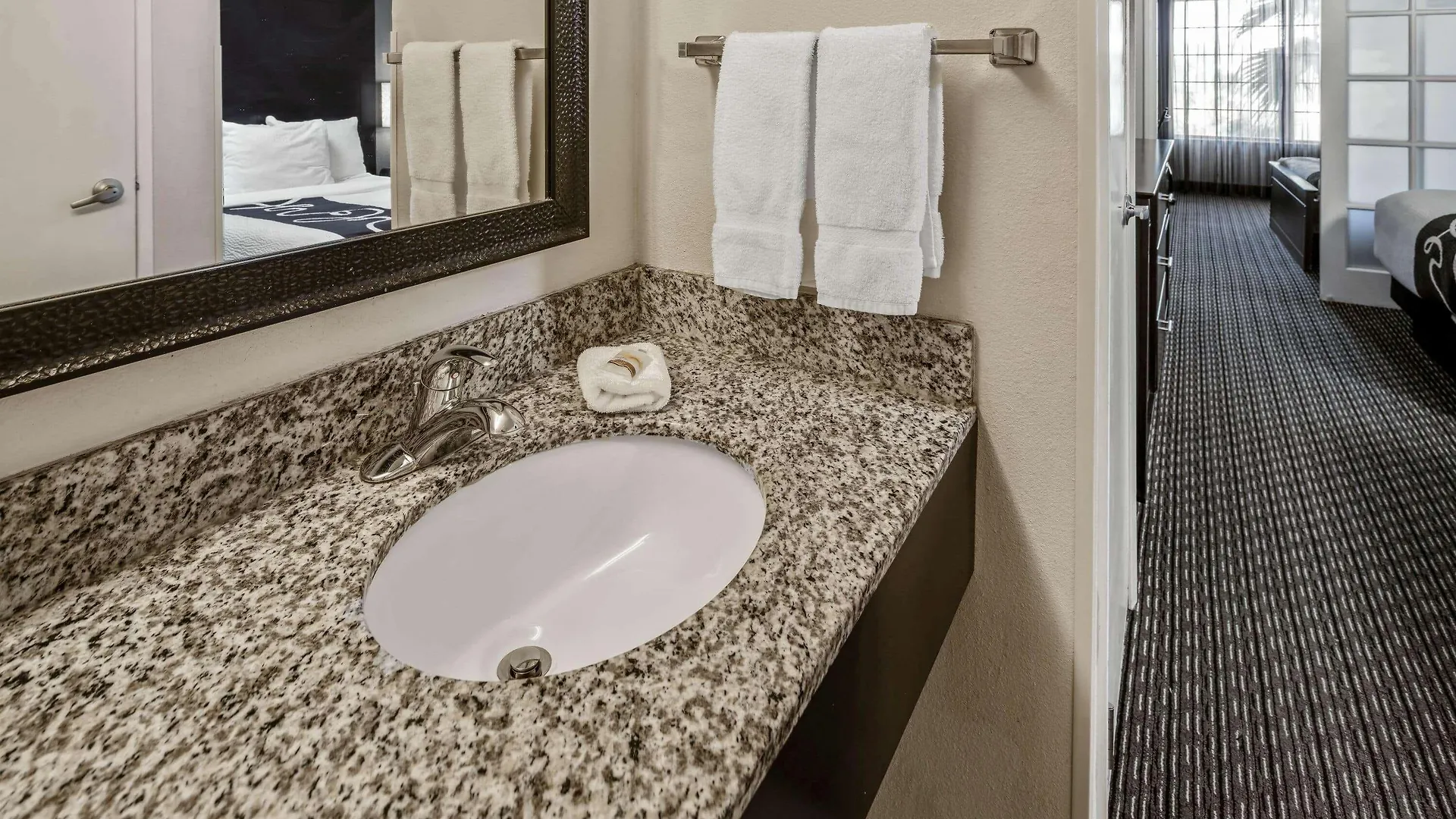 La Quinta By Wyndham Anaheim Hotel